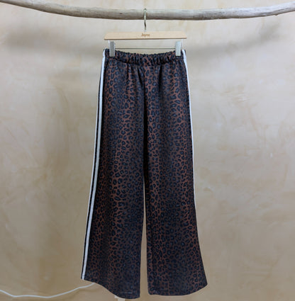 ensemble jogging leopard